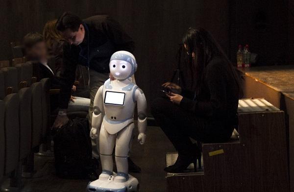 Imagen de archivo de la presentación de un proyecto de robot en un congreso en Motril.