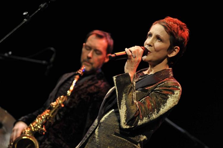 Un momento del concierto de Stacy Kent Un momento del concierto de Stacy Kent.
