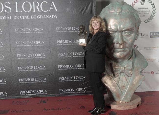 Emma Suárez, con el Premio Lorca a la mejor actriz por 'Alguien que cuide de mí'