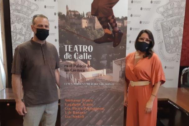 Presentación del teatro de calle, que se traslada al Palacio de los Córdova. 