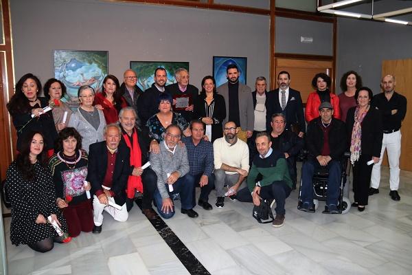 Foto de familia en el homenaje a Pepe Baena.