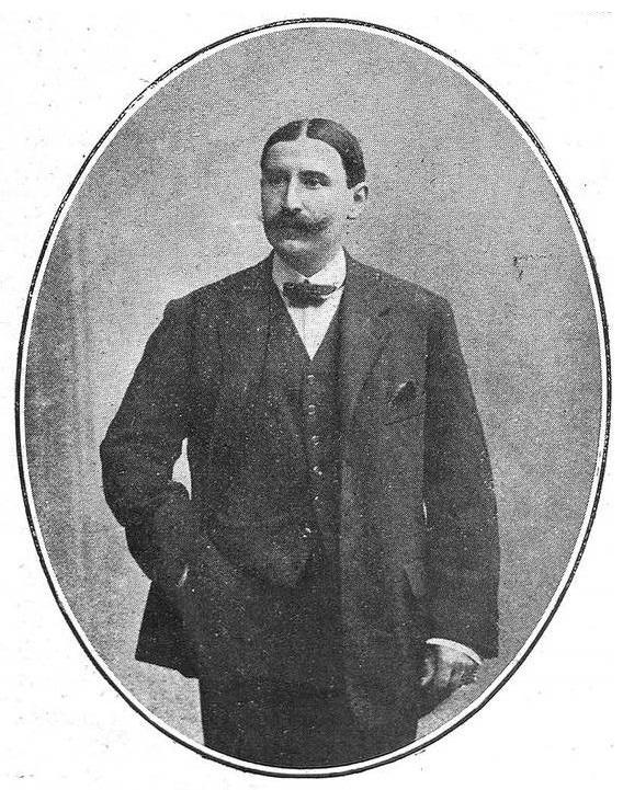 Juan Luis Trescastro Medina, fotografiado en 1922, cuando contaba 44 años. Acababa de dejar el cargo de Vicepresidente de la Diputación Provincial y fue nombrado Jefe Superior de Administración Civil. 