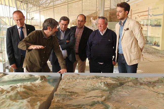 Visita institucional al yacimiento de Fonelas Visita institucional al yacimiento de Fonelas.
