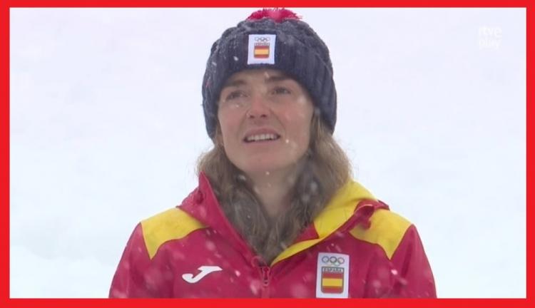 Ana Alonso, emocionada, en el podio.