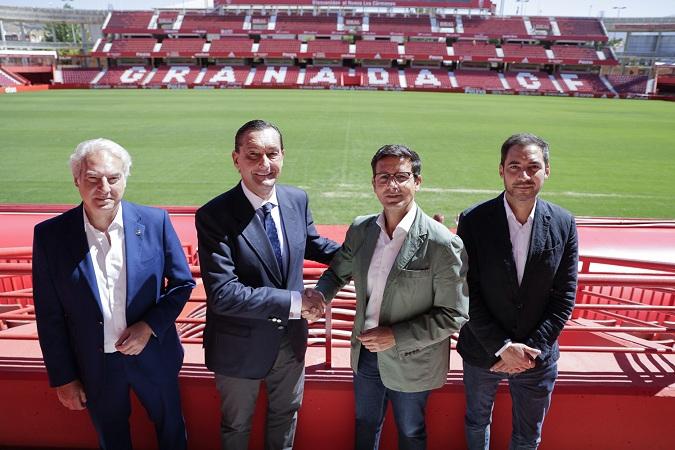 García Amado y Cuenca se dan la mano tras renovar la cesión del campo.