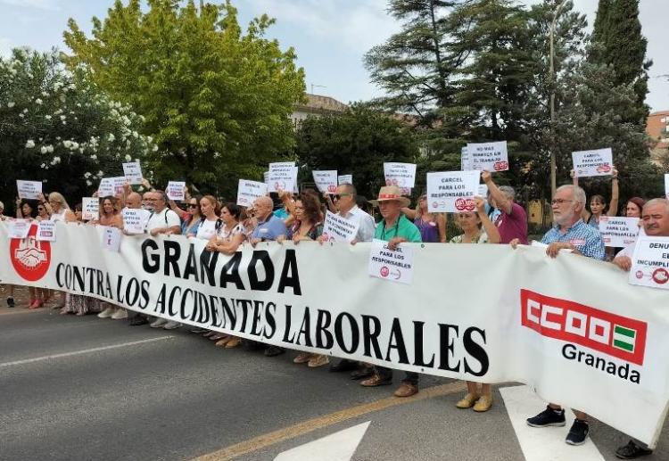 Manifestación este martes por las dos muertes laborales. 