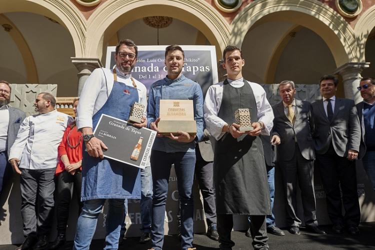 Ganadores de Granada de Tapas. Los representantes de los tres establecimientos ganadores de Granada de Tapas.