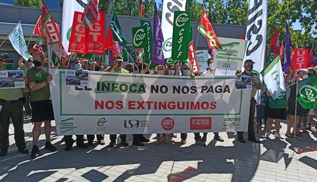 Acto de protesta frente a la Delegación de la Junta en Almanjáyar. 