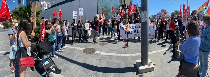 Concentración este viernes en el centro comercial Nevada. 