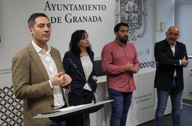 El edil de Comercio en la rueda de prensa.