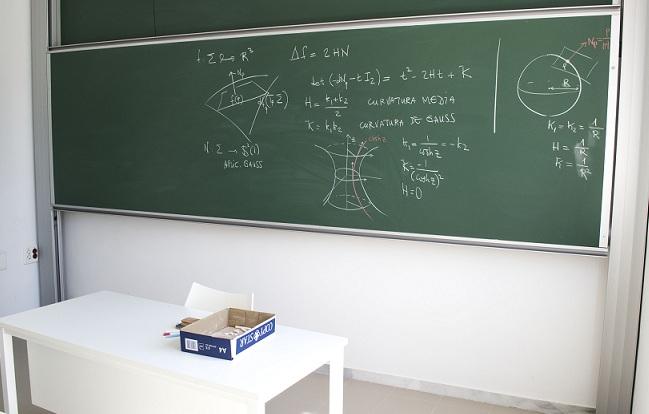 La UGR está entre las 100 mejores del mundo en matemáticas. 