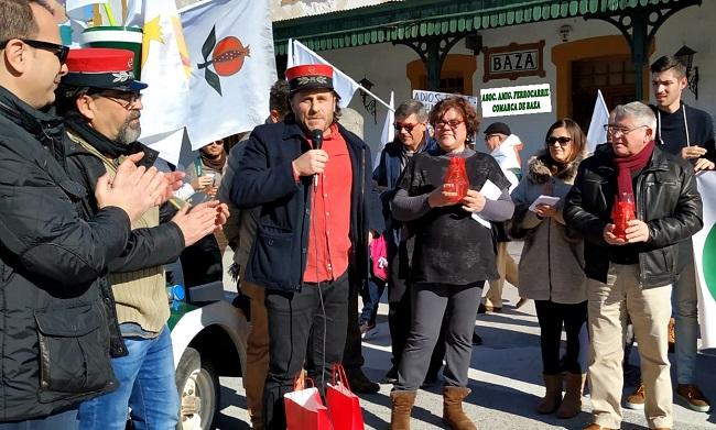 Acto por el tren en la antigua estación de Baza.