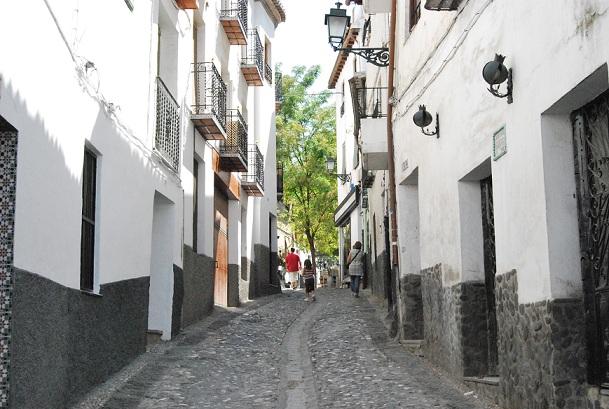 El Albaicín es uno de los barrios más afectados por las viviendas turísticas.