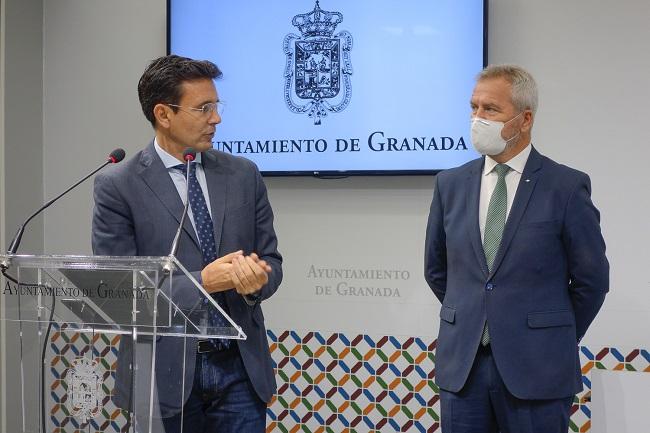 El alcalde de Granada y el presidente de la Autoridad Portuaria. Francisco Cuenca y José García Fuentes.