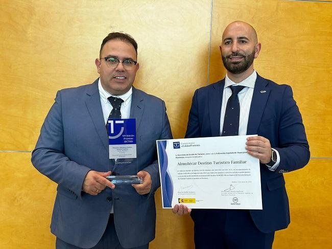 El alcalde y el delegado de Turismo.