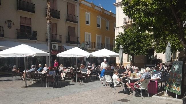 Imagen de archivo de una terraza en Almuñécar.