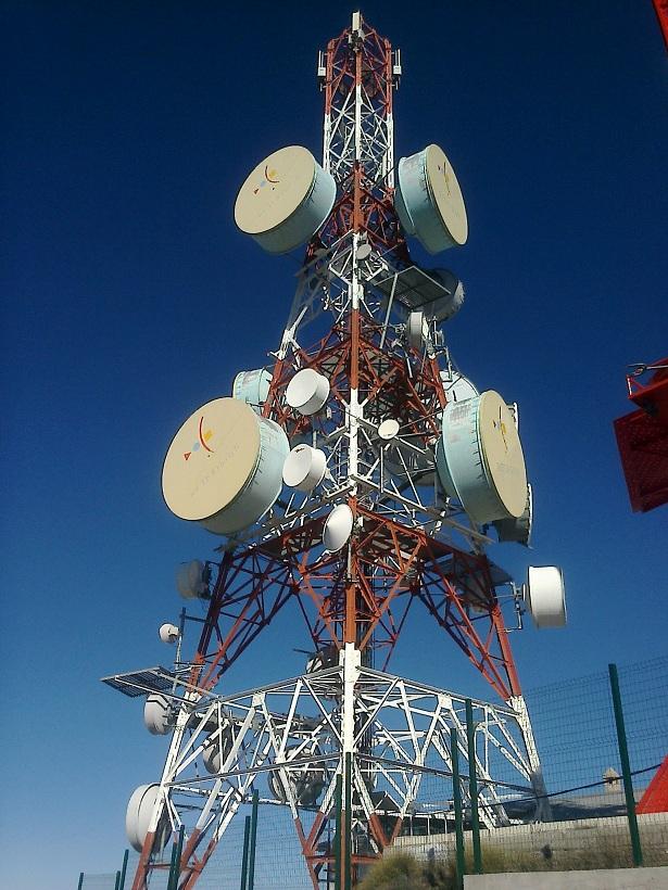 Infraestructuras de comunicaciones en la sierra de Parapanda.