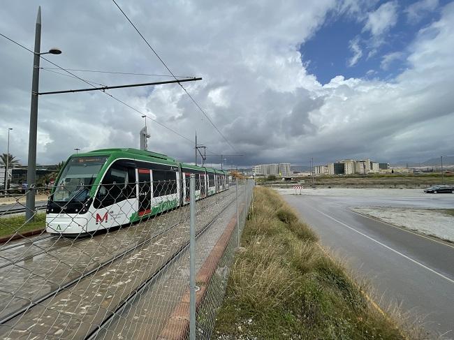 Imagen de la zona donde la Junta debe habilitar el paso ciclopeatonal.