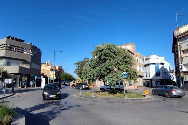 Glorieta calle Poniente en Armilla.