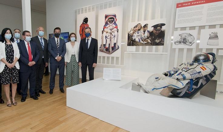 El traje de astronauta de Pedro Duque ya está expuesto. 