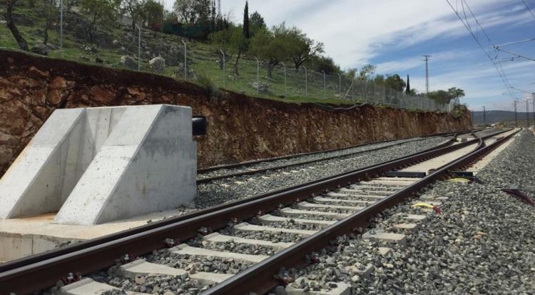 Punto en el que la línea de Alta Velocidad se une al tren convencional y discurre por un trazado del siglo XIX.