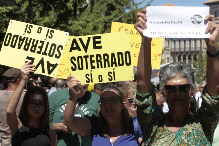 Última manifestación contra el aislamiento ferroviario de Granada.