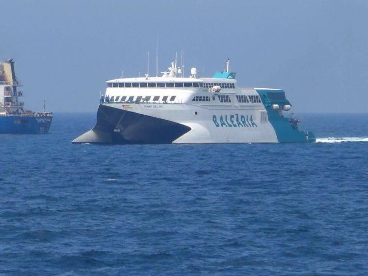 Una de las pruebas técnicas del ferry que comienza este viernes a operar.