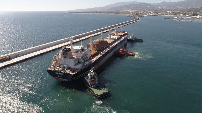 El barco, en la dársena motrileña.