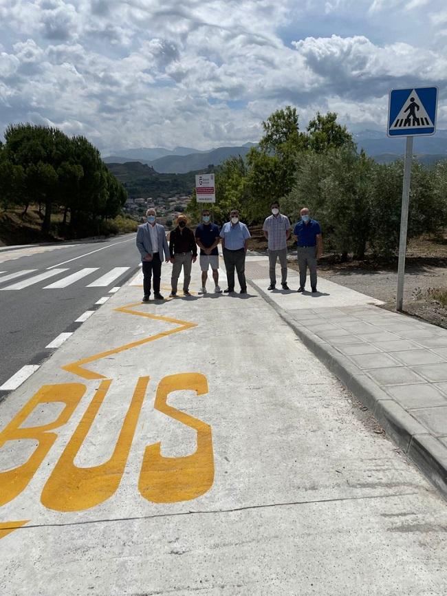 Dársena para el transporte urbano en Beas de Granada.