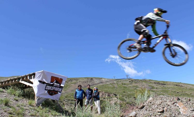 Sierra Nevada abre el fin de semana el calendario deportivo de verano. Sierra Nevada abre el fin de semana el calendario deportivo de verano.