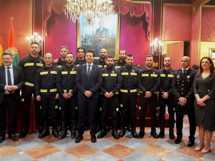 Toma de posesión de los nuevos bomberos.