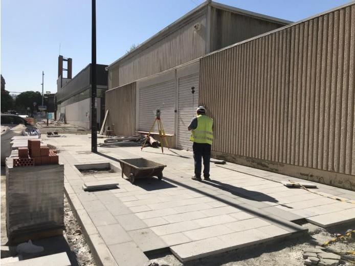 Reconstrucción de aceras en la calle Palencia. 