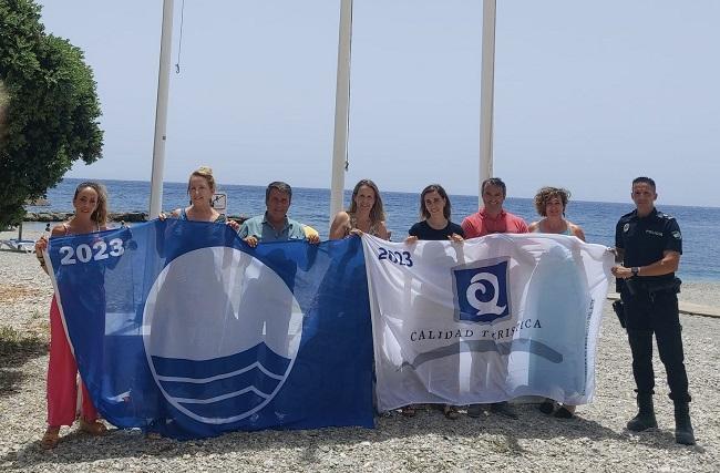 La bandera azul se ha izado en el Sotillo.