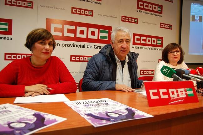 Ricardo Flores, Clara Castanardo y María José López en la presentación del informe.