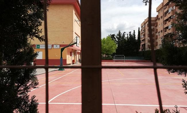 Patio de un colegio de la capital, vacío durante el estado de alarma.