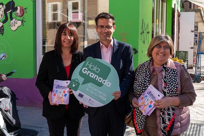 paco Cuenca, junto a Olvido de la Rosa y Ana Muñoz, en la presentación de la campaña.