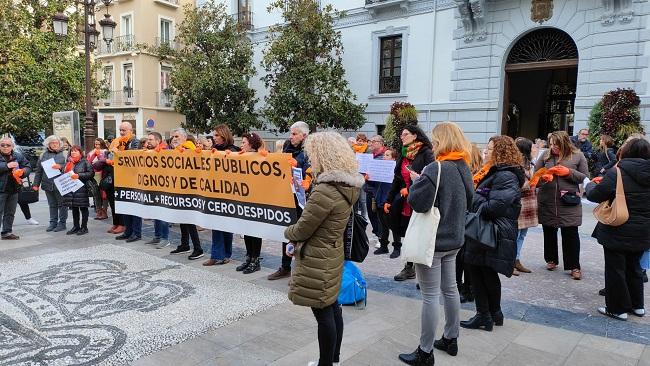 Concentración este viernes para reclamar más personal y recursos para Servicios Sociales.