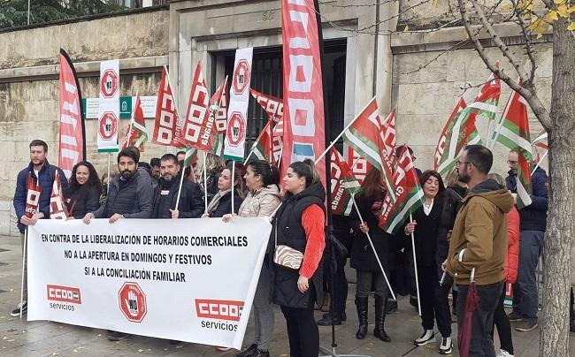 Concentración este viernes a las puertas de la Junta en Granada.