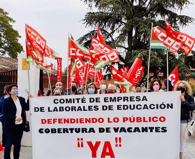 Concentración a las puertas de la residencia de Baza.