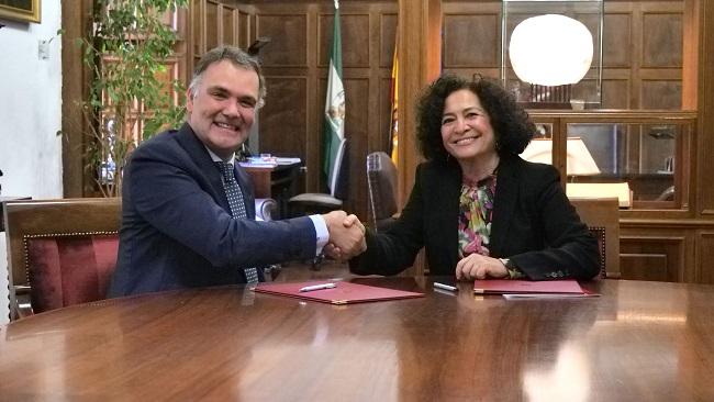 El consejero delegado de Cetursa, Jesús Ibáñez, y la rectora de la UGR, Pilar Aranda.