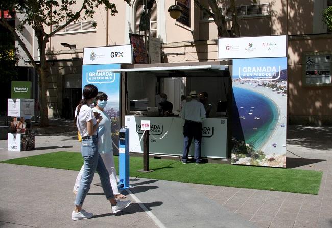 Expositor de la promoción de Granada en Córdoba. 