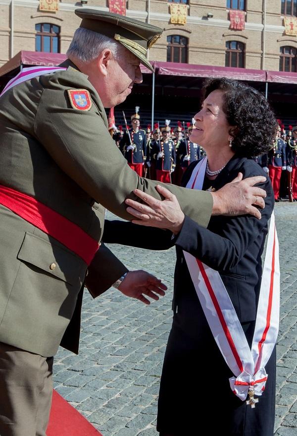 Pilar Aranda tras recibir la Gran Cruz. 