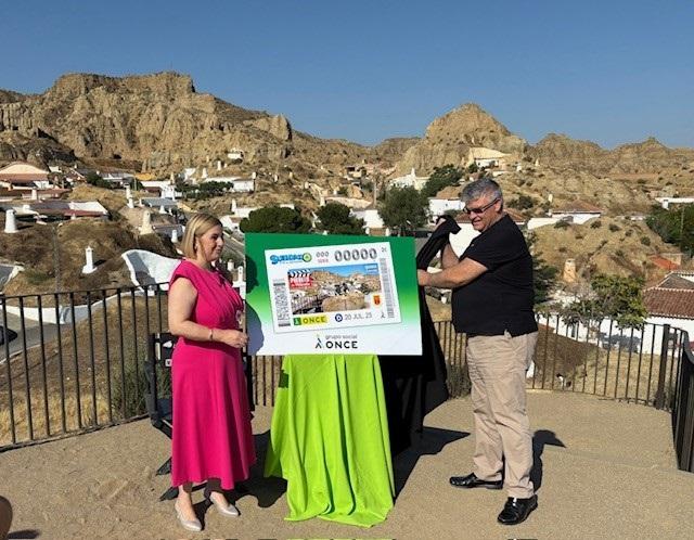 Presentación del cupón dedicado a Guadix.