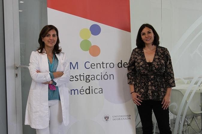 Teresa Nestares (izqda.) y Lara Bossini, en el Centro de Investigación Biomédica, en el PTS.