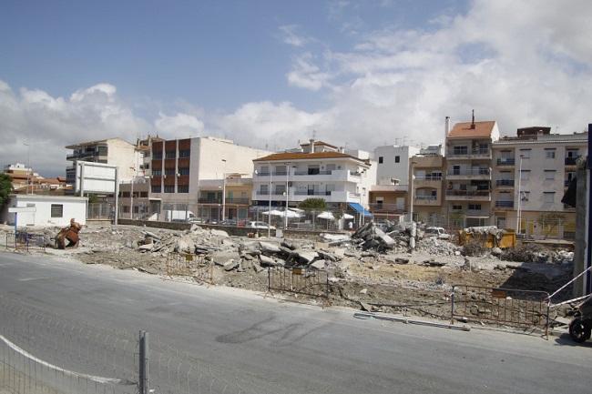 Demolición de las antiguas casetas de pescadores en el Puerto de Motril. 