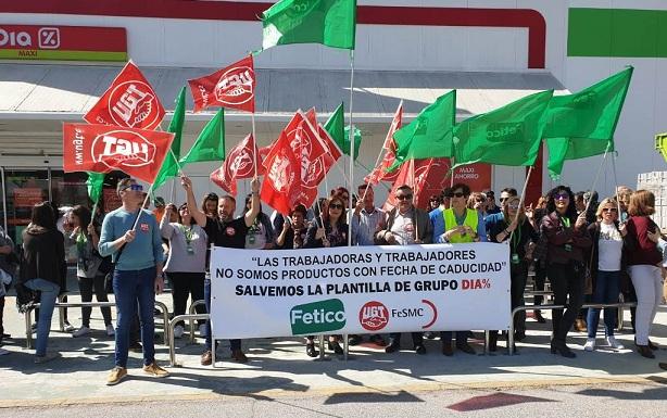 Sindicatos, durante la protesta Representantes sindicales, durante la protesta.