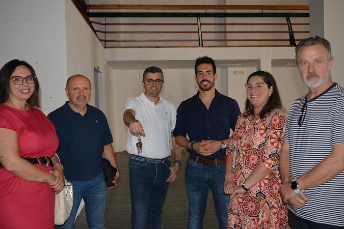 Visita al nuevo local que albergará la oficina del SAE de Dúrcal. 