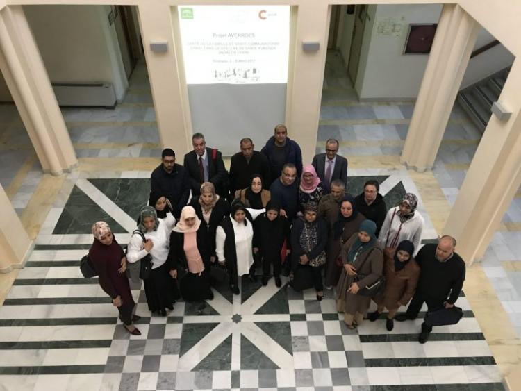 Foto de familia del grupo de profesionales que participan en el intercambio.