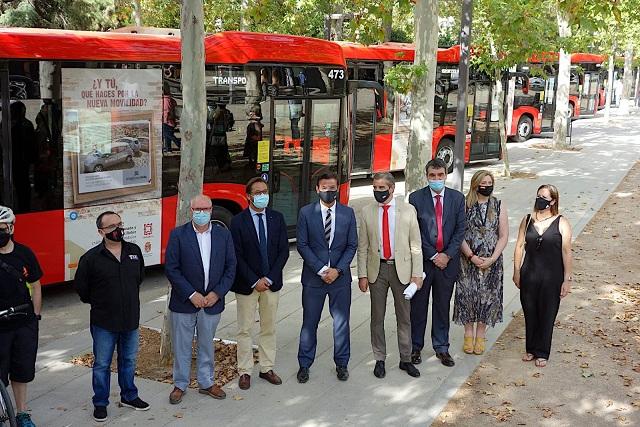 Presentación de los nuevos autobuses, en el Paseo del Salón.