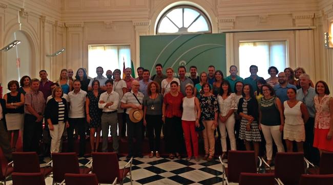 Foto de familia de los 198 nuevos empleados de la Administración autonómica. Foto de familia de los 198 nuevos empleados de la Administración autonómica.